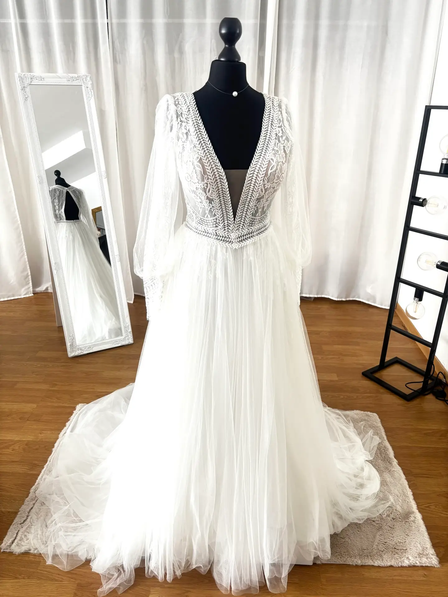 Secondhand-Brautkleid im Boho-Stil mit langen Spitzenärmeln